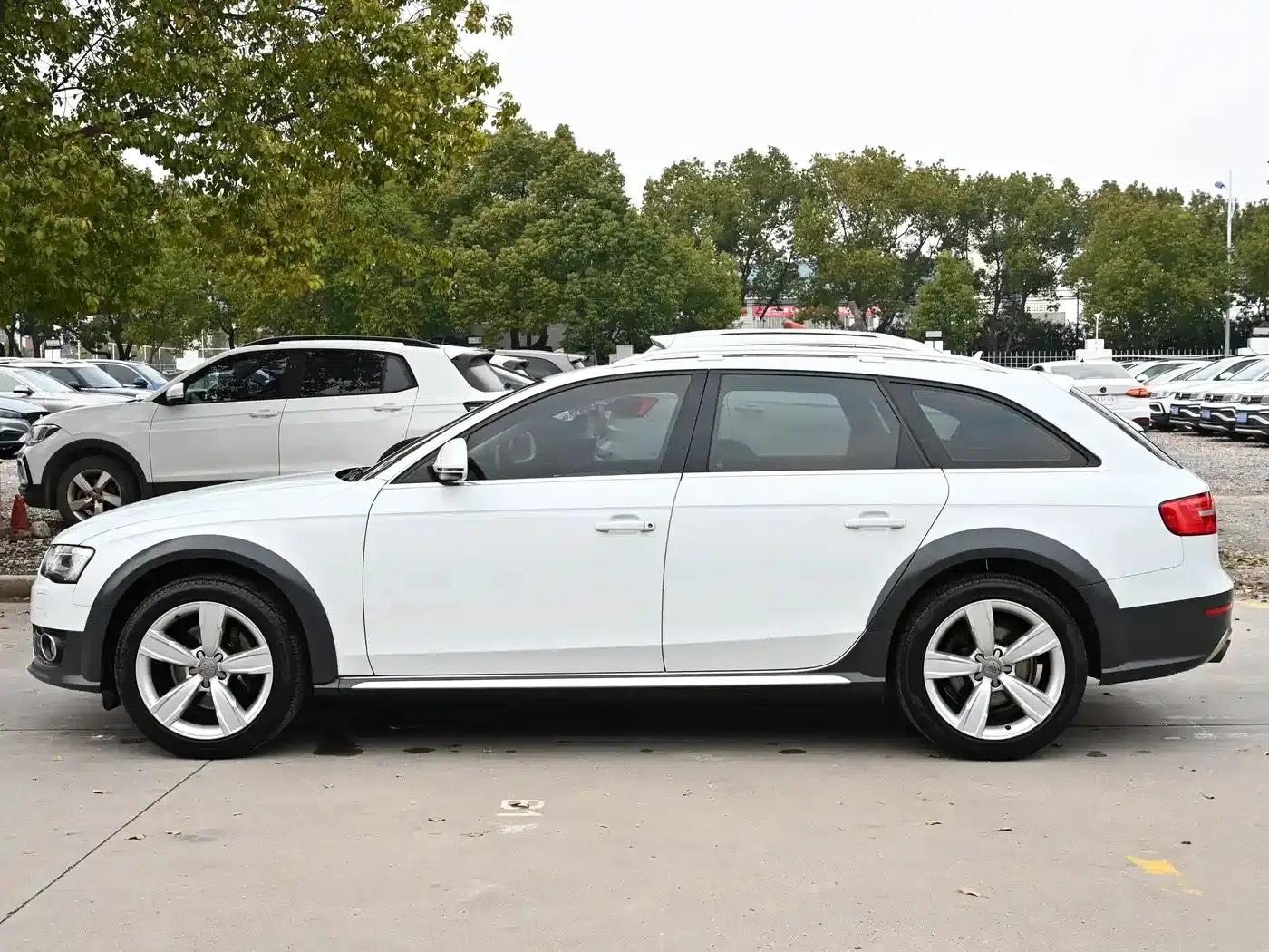 2014 Audi A4 Imported Model 40 TFSI allroad quattro plus — миниатюра 3