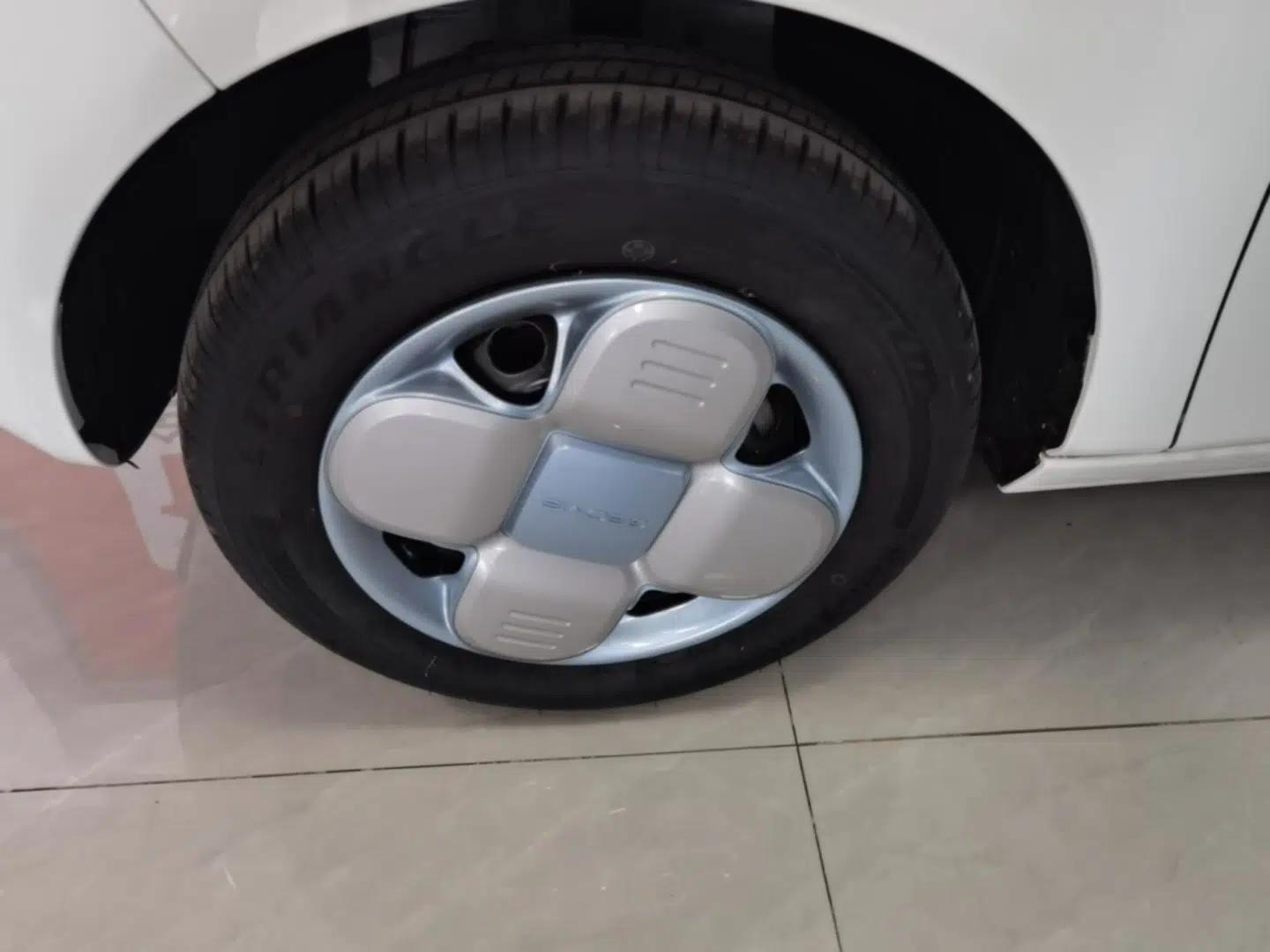 Geely Galaxy Panda 2024 Panda Mini 200km Endurance Bear — миниатюра 10
