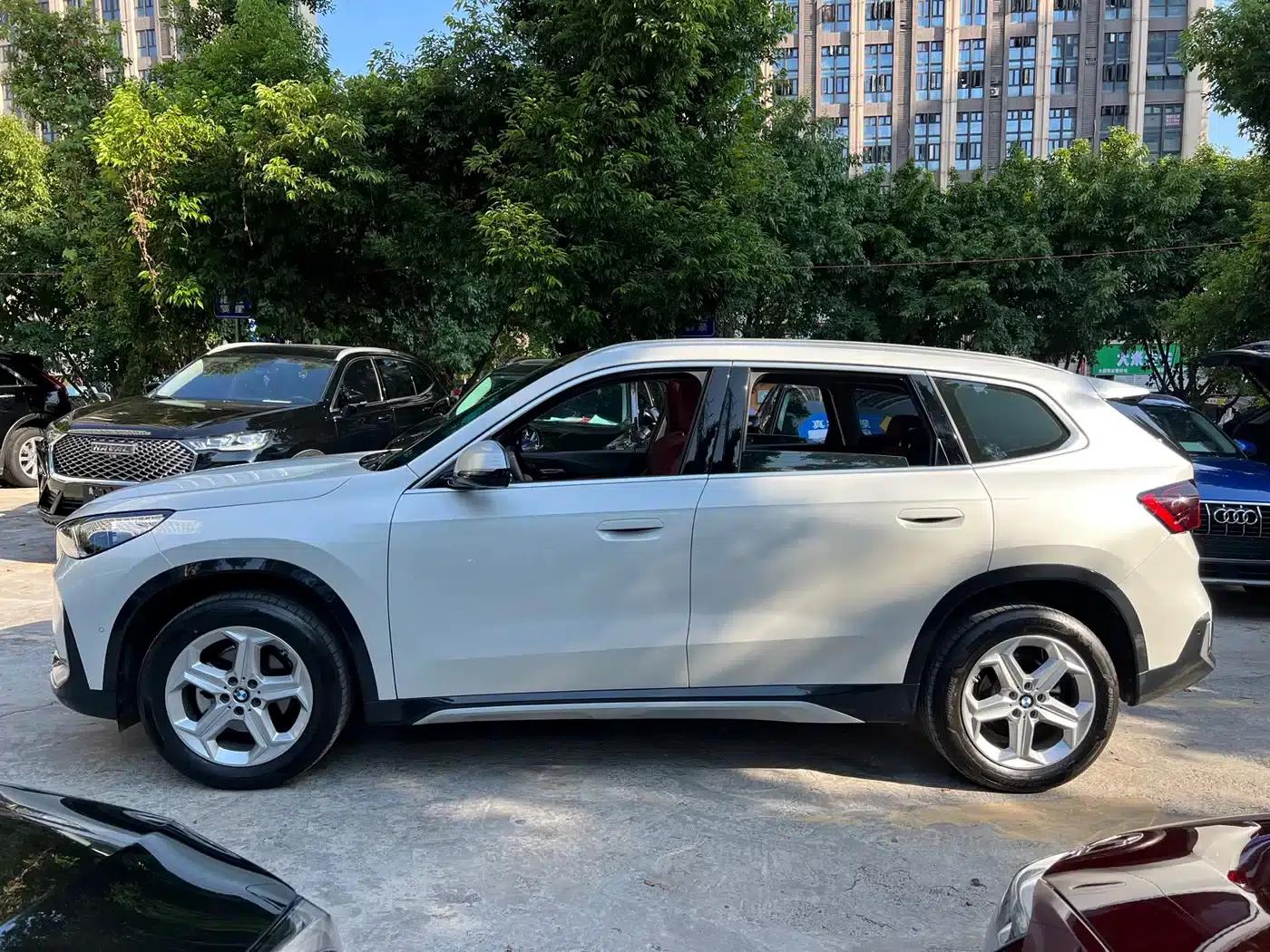 2023 BMW X1 sDrive20Li X Design Package — миниатюра 6