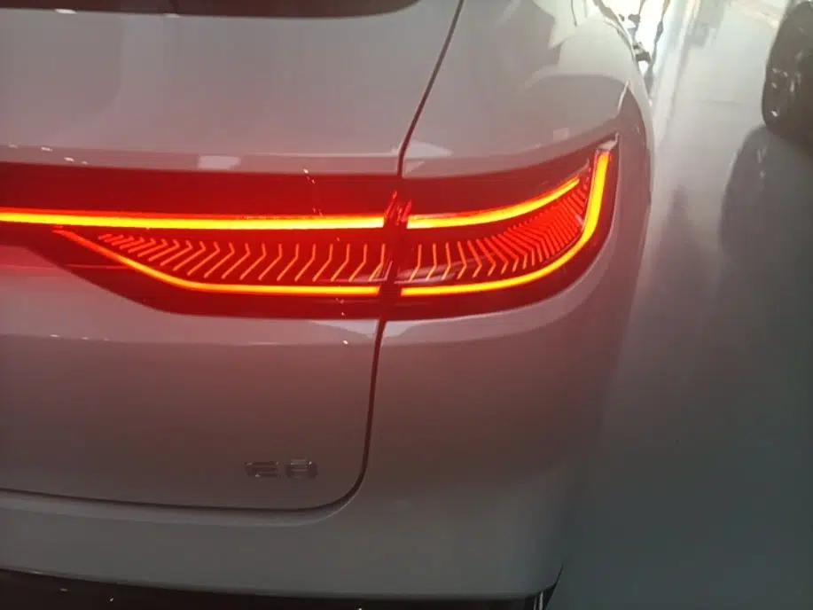Geely Galaxy E8 2025 700 km Long-Range Intelligent Driving Version — миниатюра 9