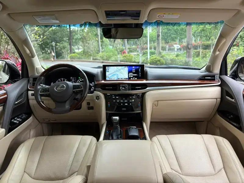 2016 Lexus LX 570 Premium Luxury Edition — миниатюра 14