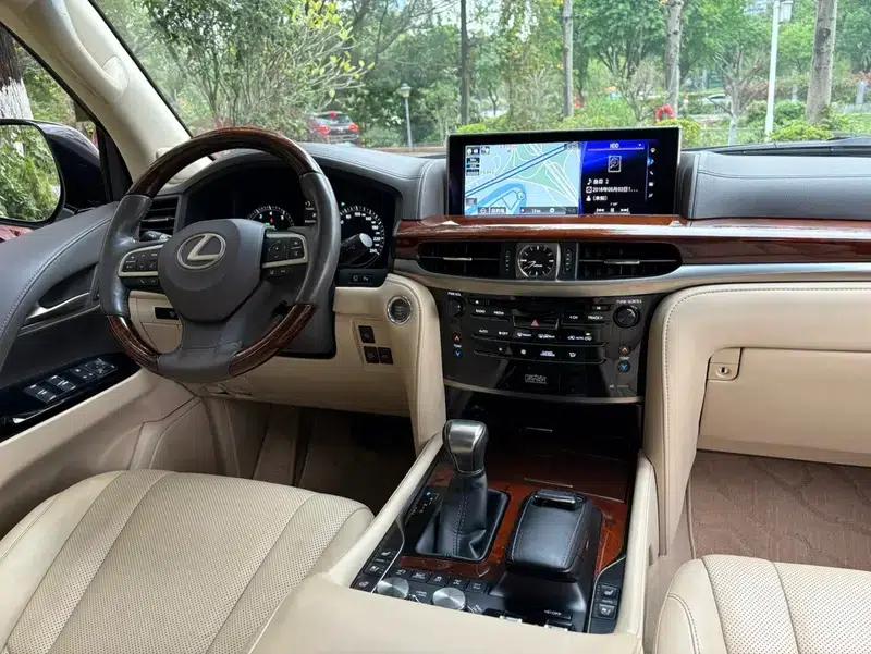 2016 Lexus LX 570 Premium Luxury Edition — миниатюра 19