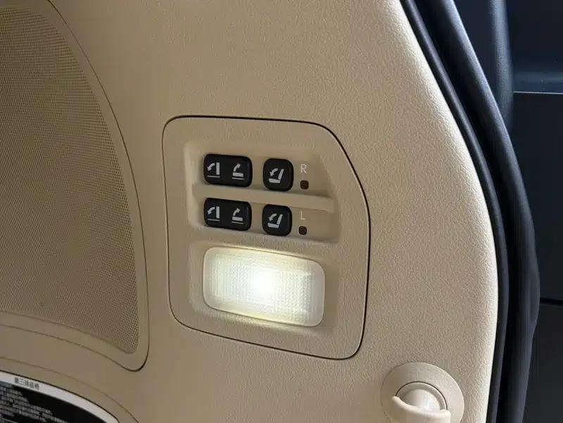 2016 Lexus LX 570 Premium Luxury Edition — миниатюра 7
