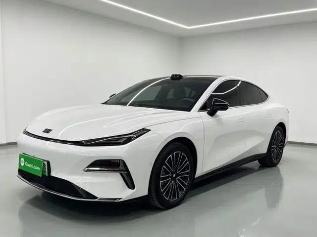 Geely Galaxy 8 2025 130km EM-i Deluxe Edition