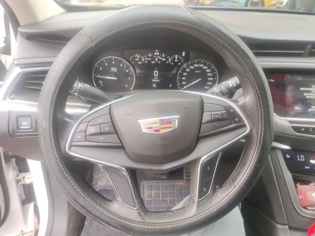 Cadillac XT5 2018 28T Four-Wheel Drive Luxury Model — миниатюра 10