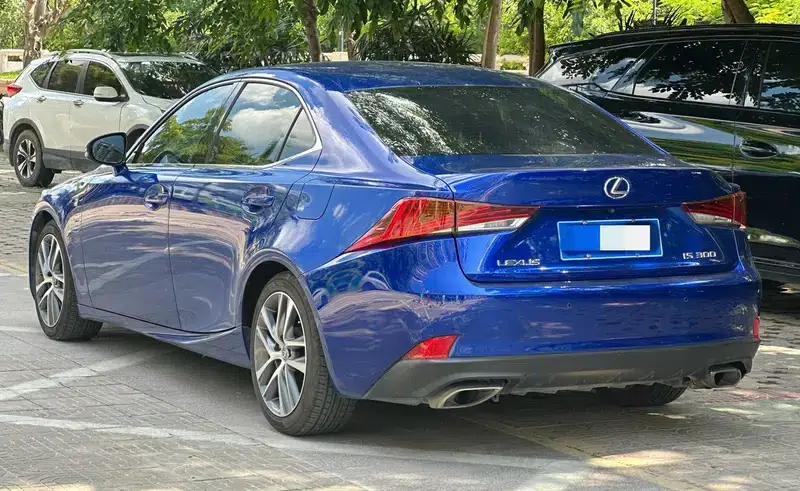 Lexus IS 2017 300 F SPORT Edition — миниатюра 4