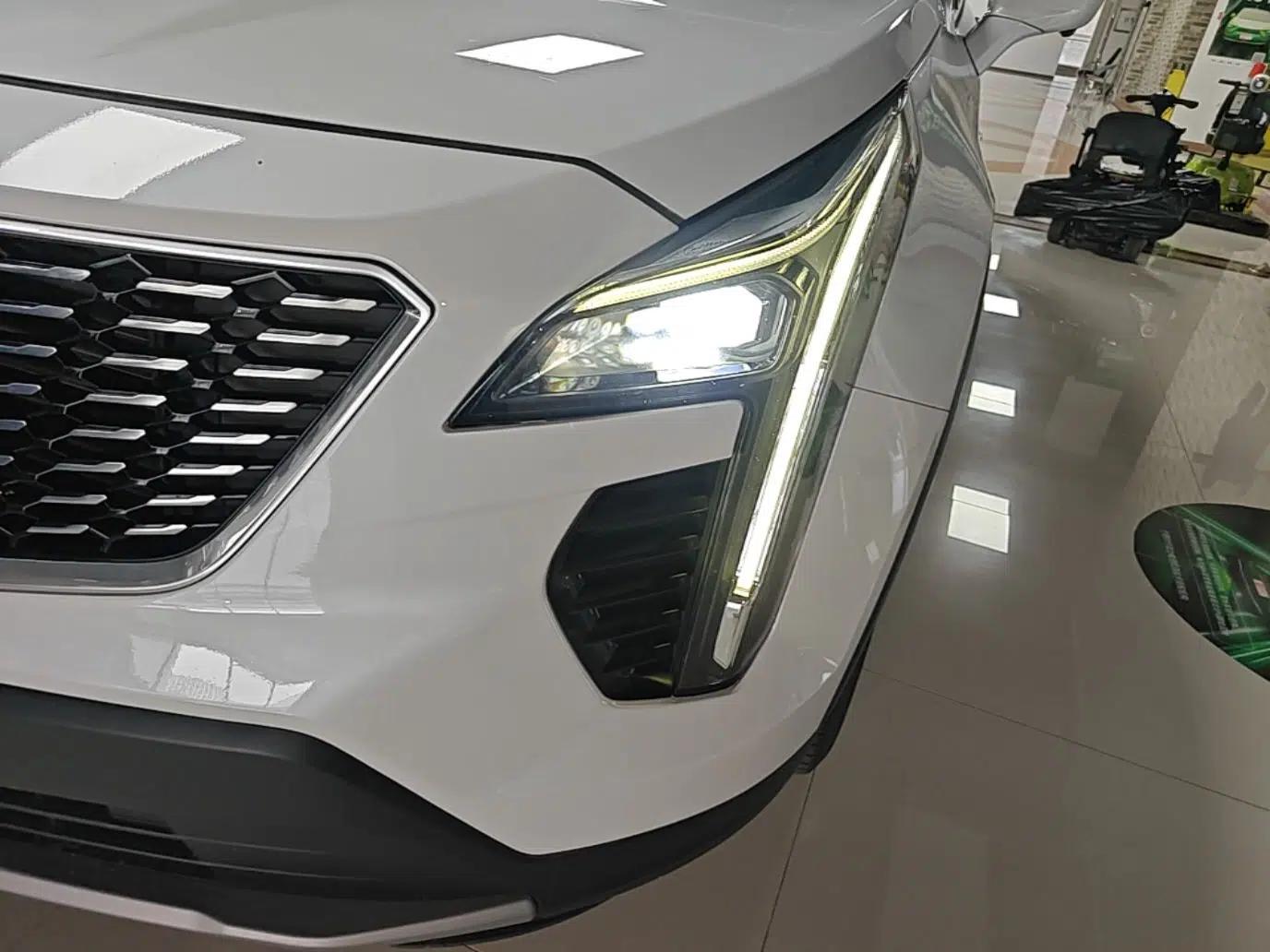 Cadillac XT4 2020 Revised Version 28T Two-Wheel Drive Leading Edition — миниатюра 8