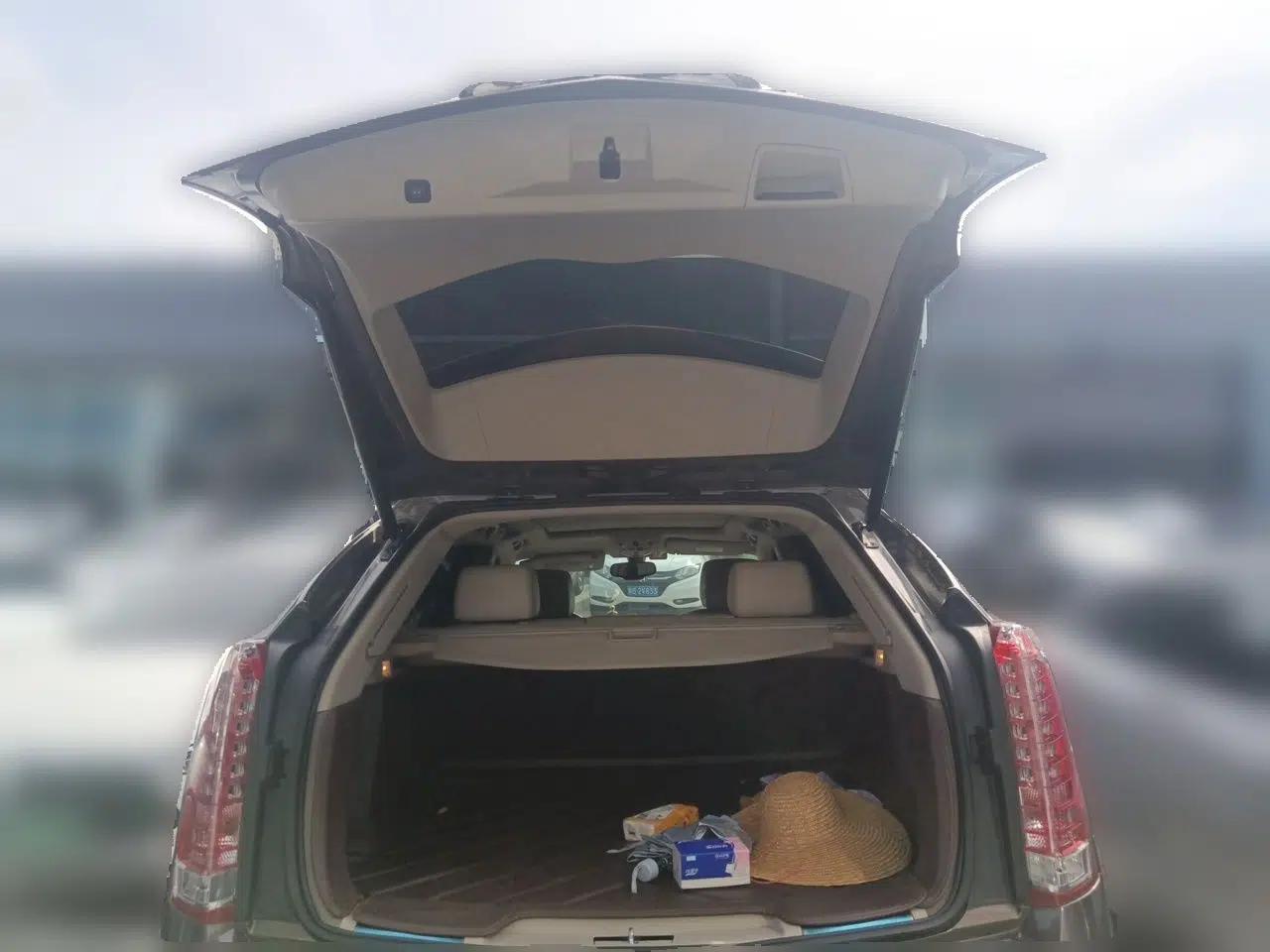 Cadillac SRX 2015 3.0L Elite Model — миниатюра 19