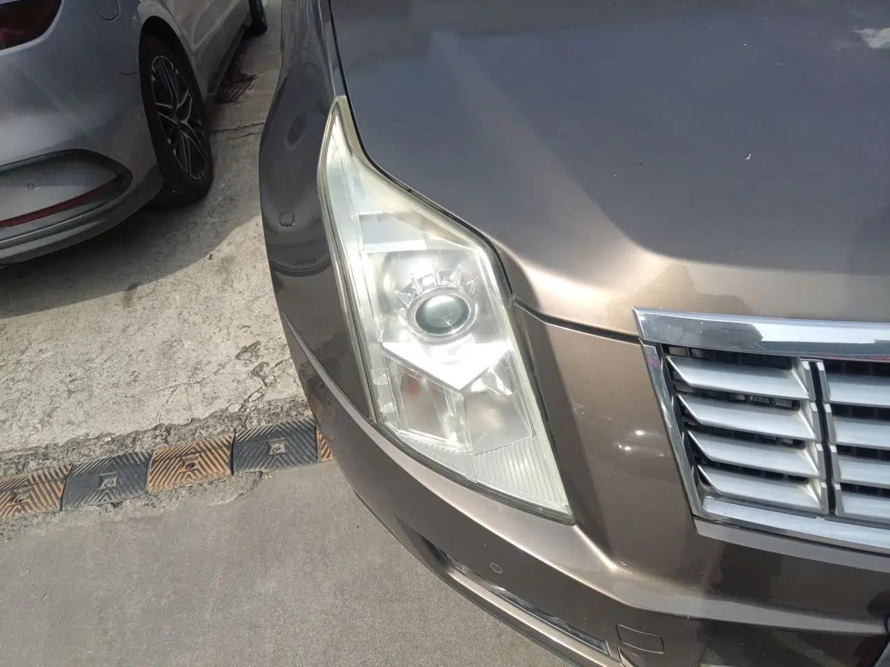 Cadillac SRX 2015 3.0L Elite Model — миниатюра 7