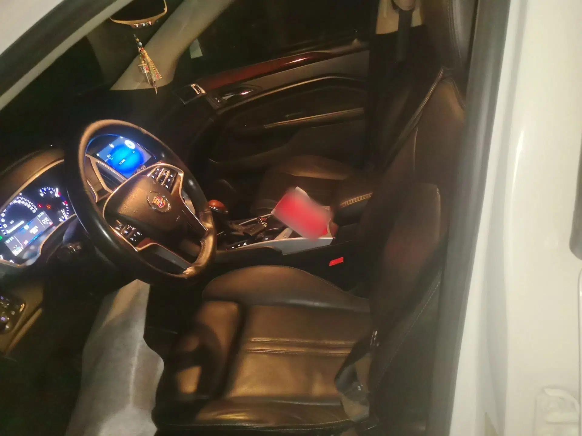 Cadillac SRX 2013 3.0L Elite Model — миниатюра 15