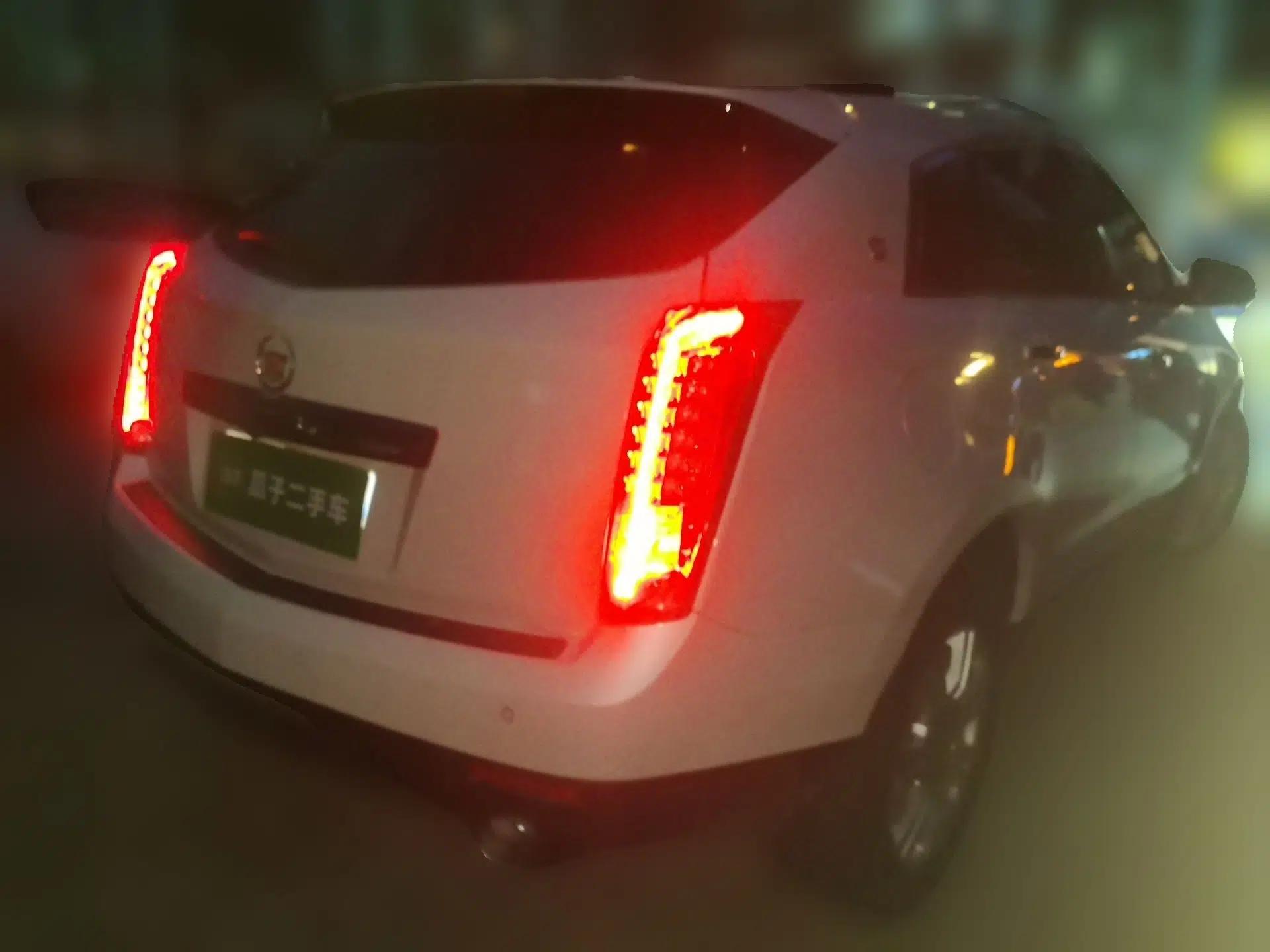 Cadillac SRX 2013 3.0L Elite Model — миниатюра 6