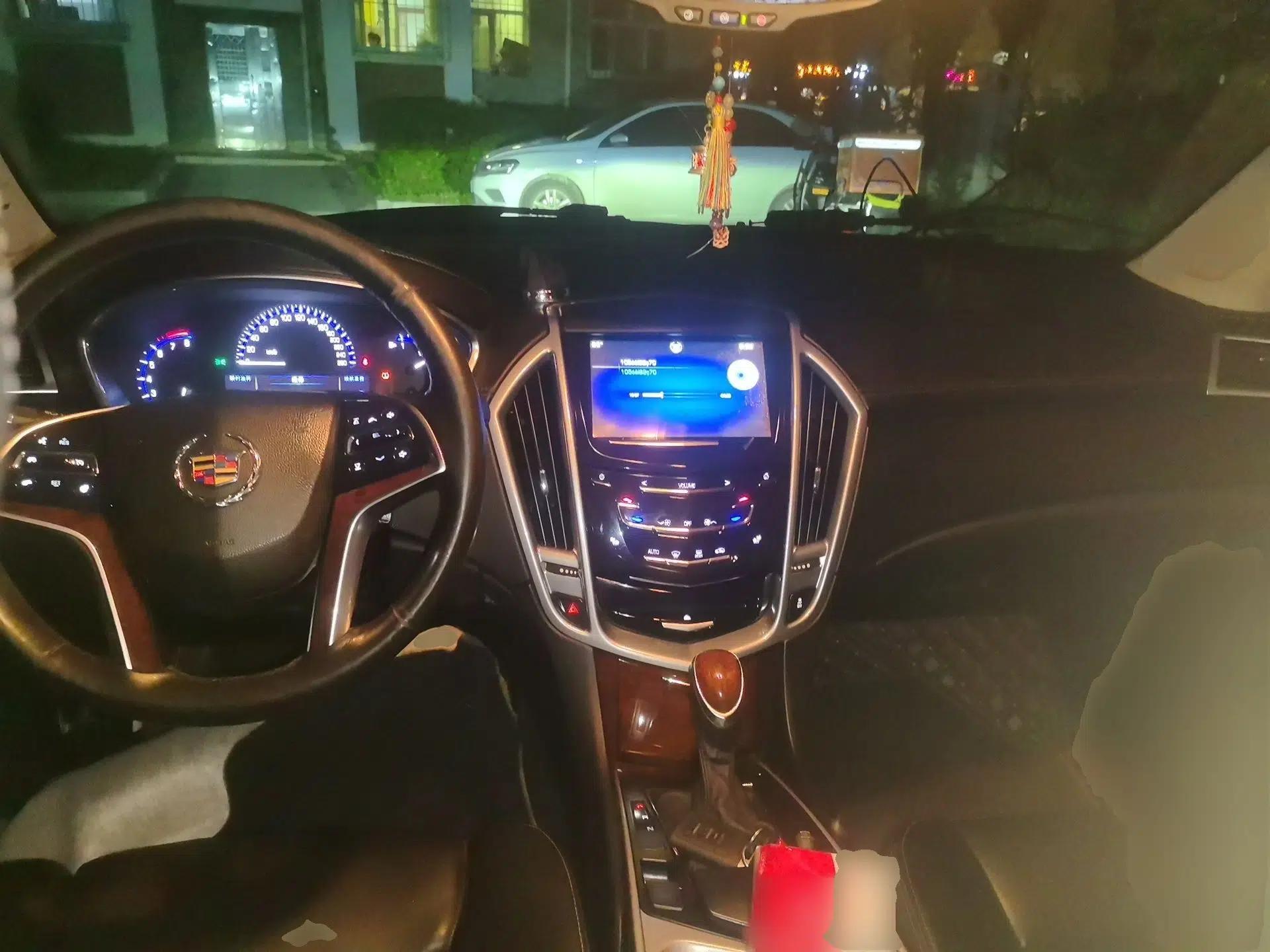 Cadillac SRX 2013 3.0L Elite Model — миниатюра 9