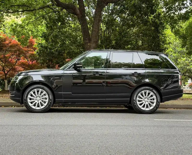Range Rover 2021 3.0 L6 Legendary Edition — миниатюра 4