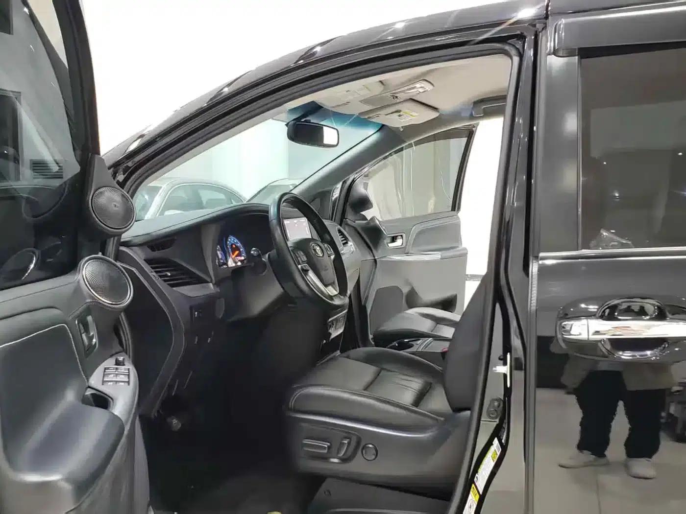 2015 SIENNA 3.5L 2WD LE — миниатюра 4