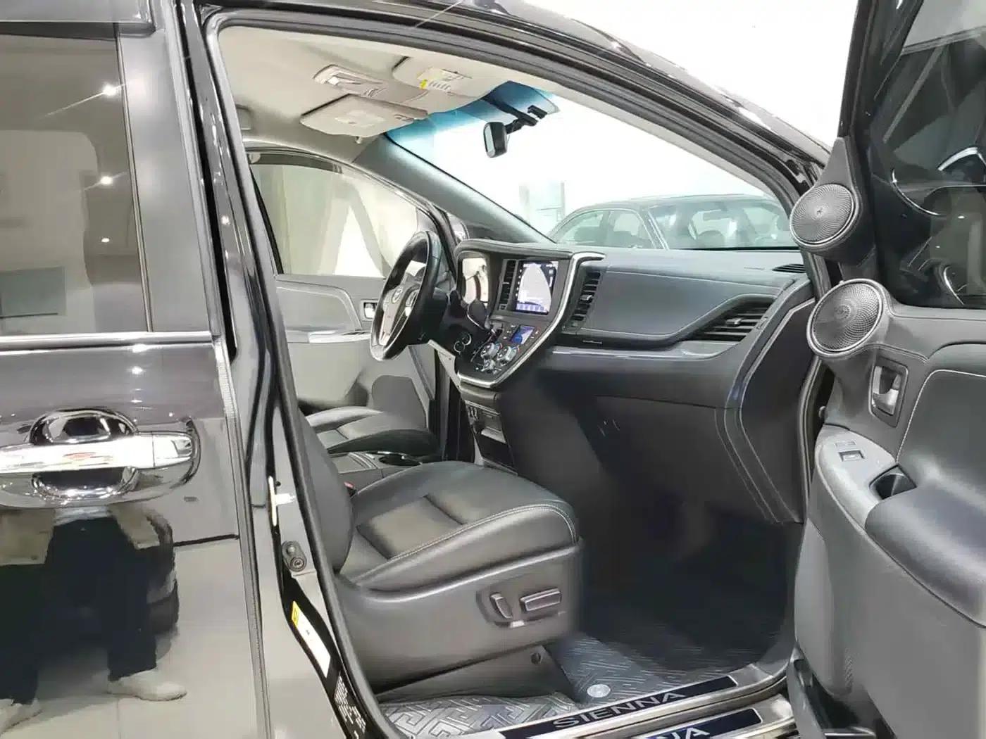 2015 SIENNA 3.5L 2WD LE — миниатюра 6