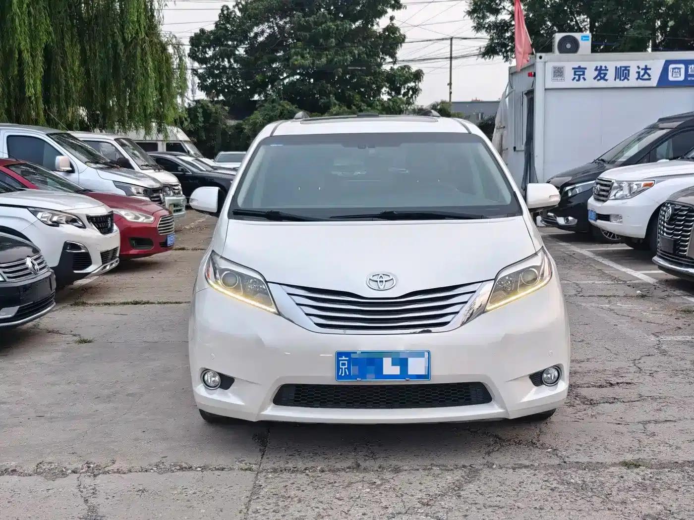 2015 SIENNA 3.5L AWD — миниатюра 2