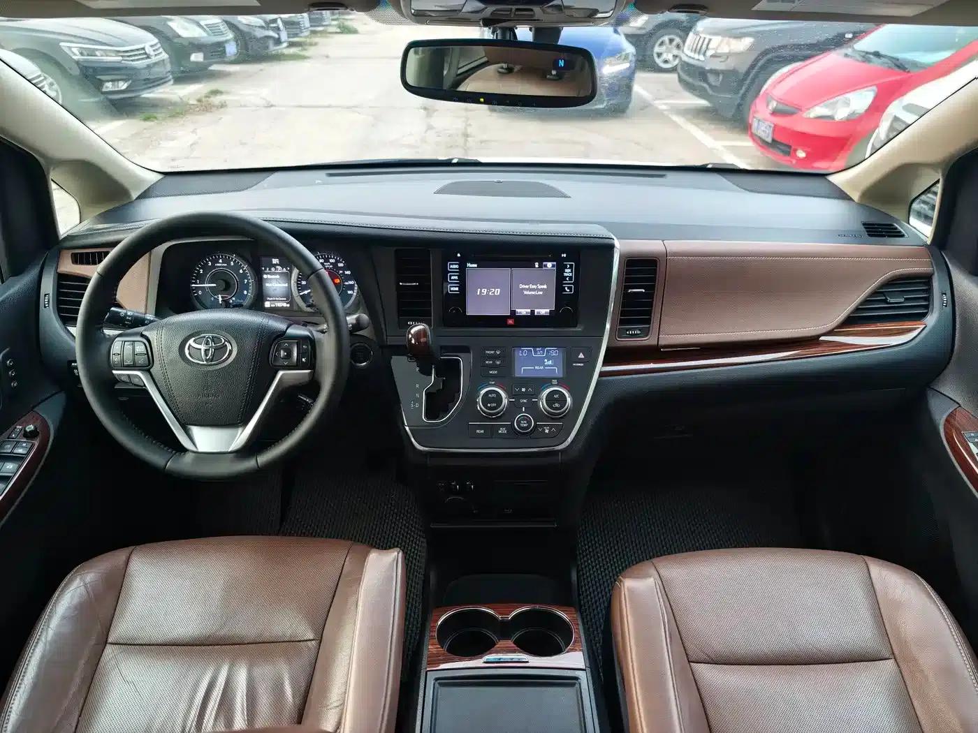 2015 SIENNA 3.5L AWD — миниатюра 11