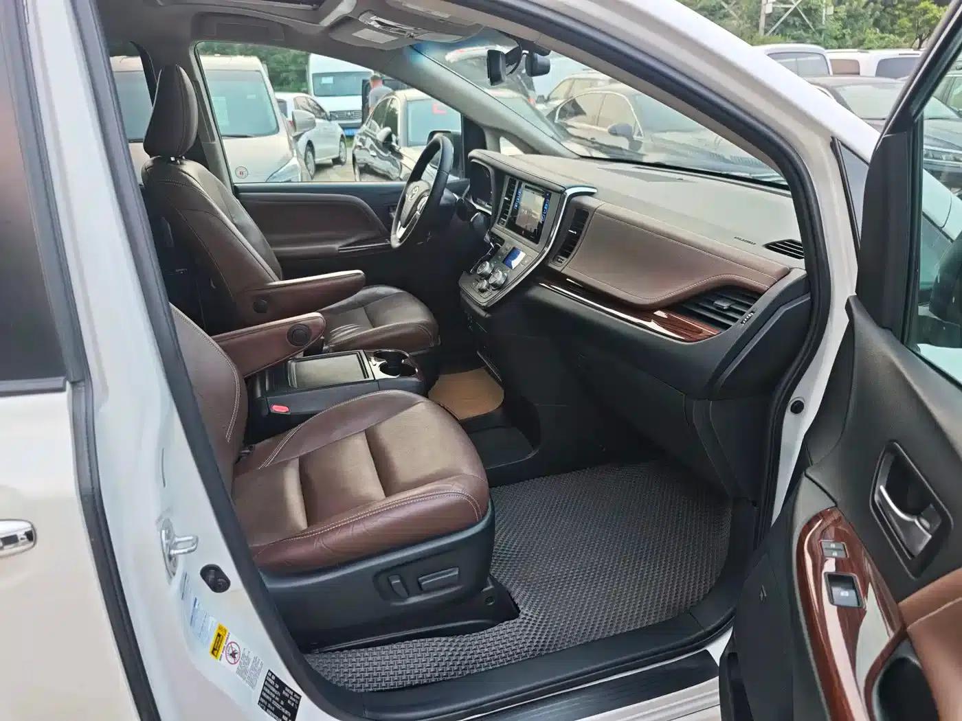 2015 SIENNA 3.5L AWD — миниатюра 12