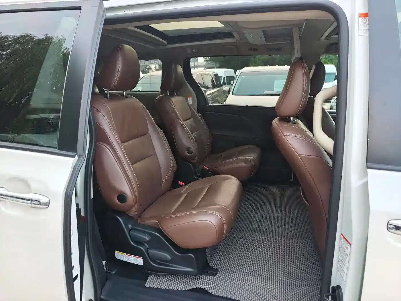 2015 SIENNA 3.5L AWD — миниатюра 13