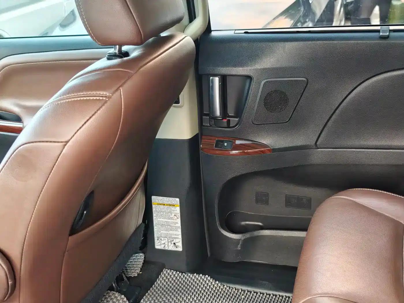 2015 SIENNA 3.5L AWD — миниатюра 25