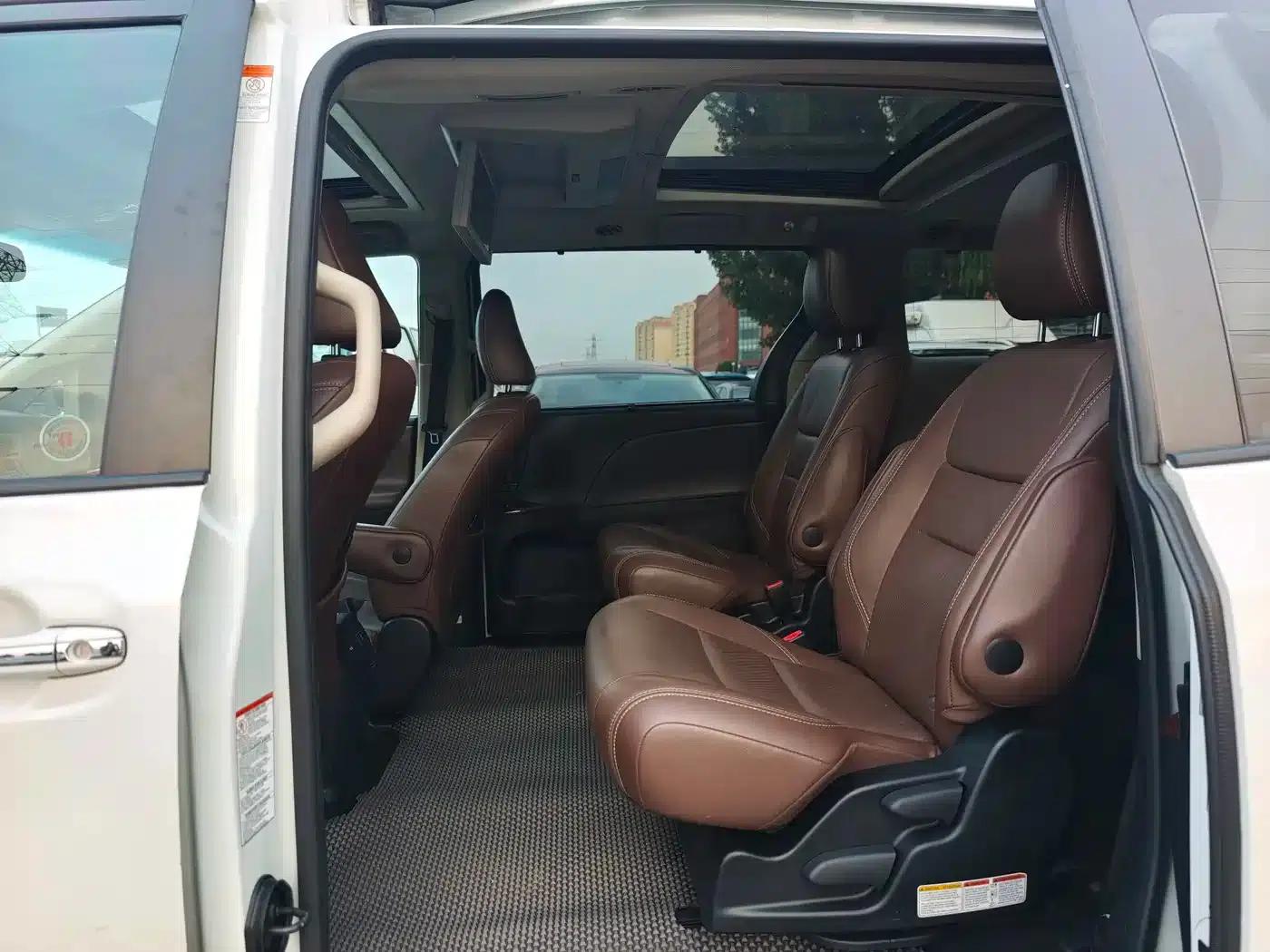 2015 SIENNA 3.5L AWD — миниатюра 10