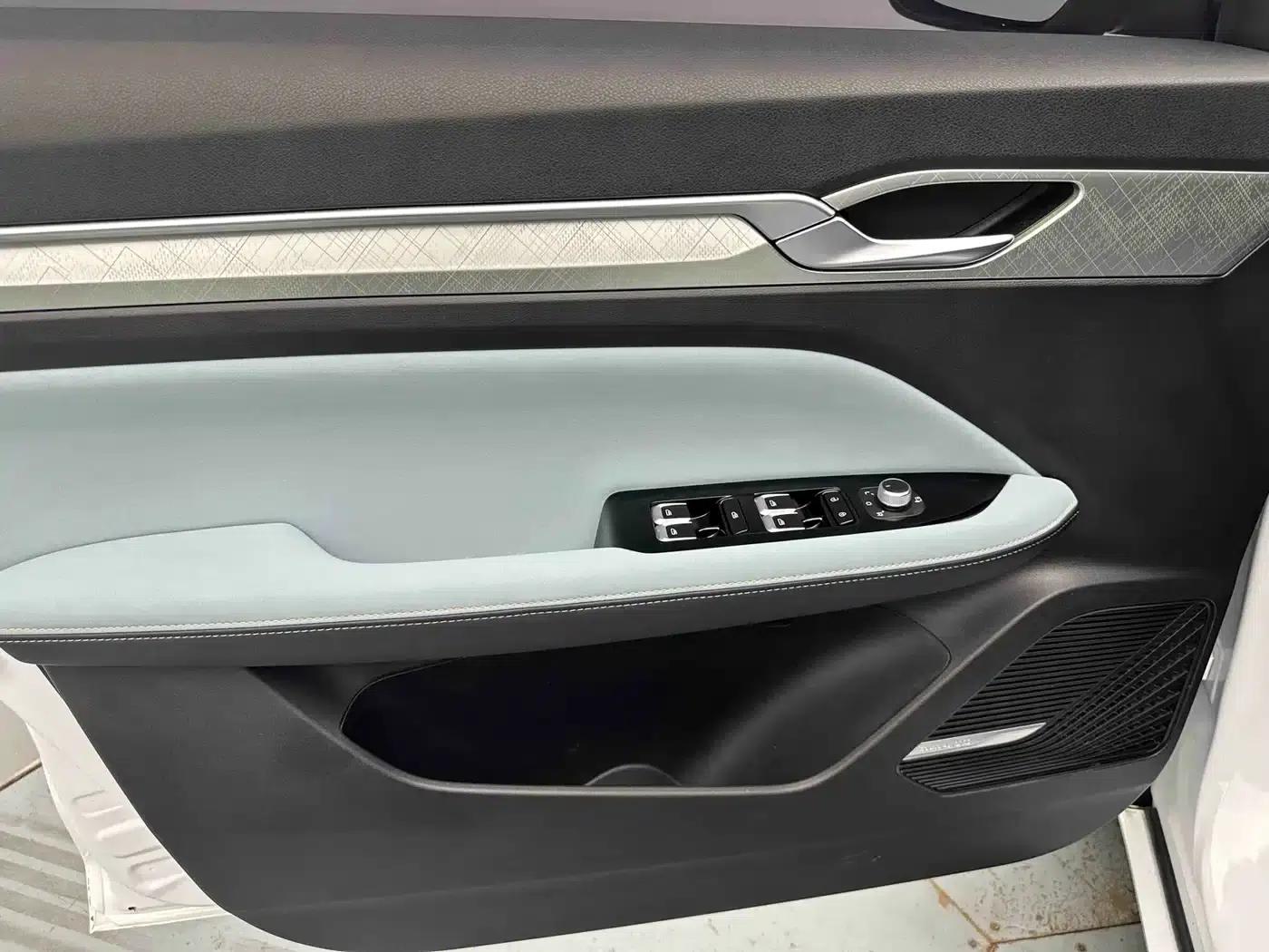 Geely Emgrand L 2022 1.4T CVT Supreme Edition — миниатюра 10