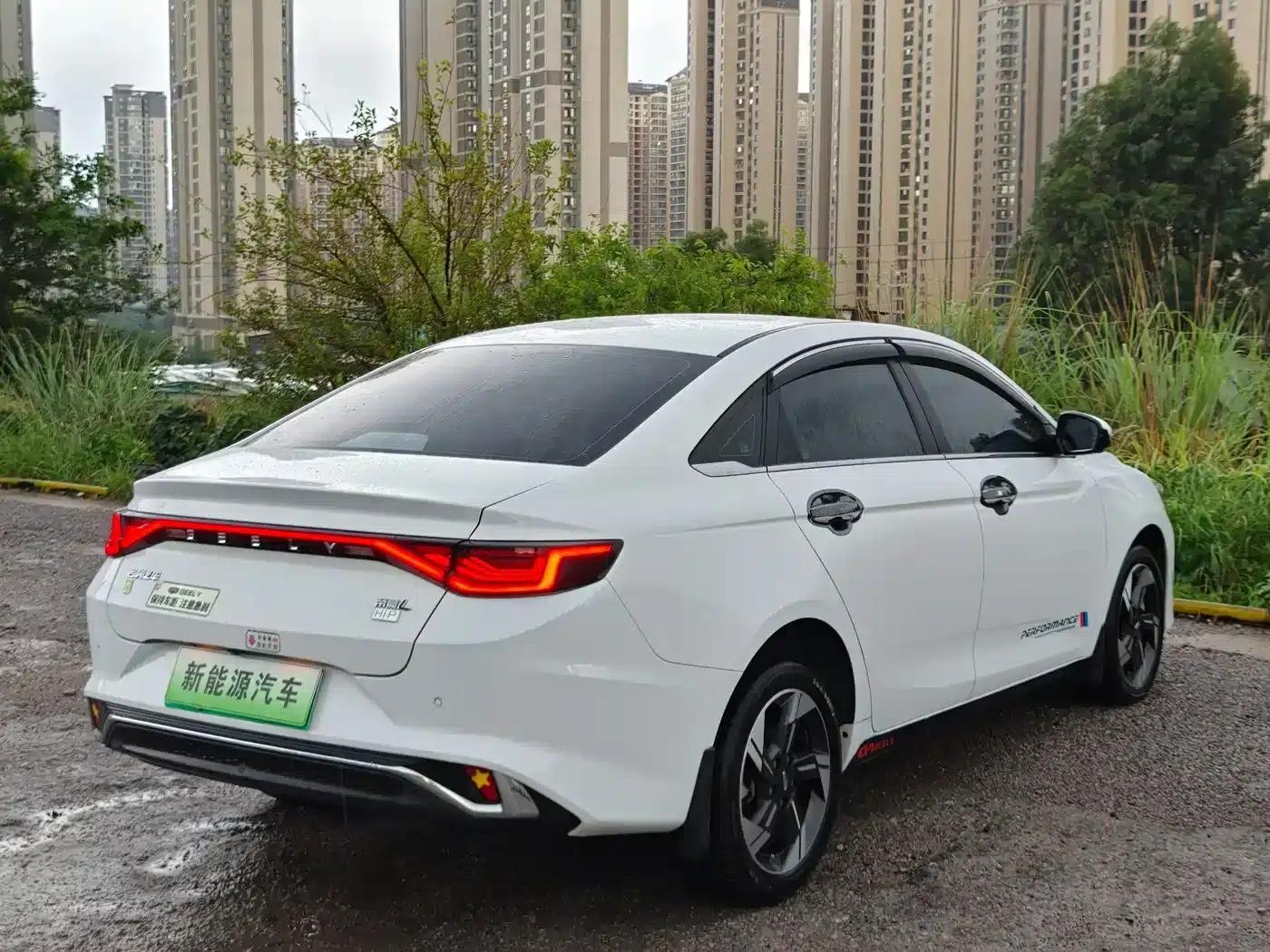 Geely Emgrand L HiP 2022 1.5TD-DHT Pro 100KM Super — миниатюра 7