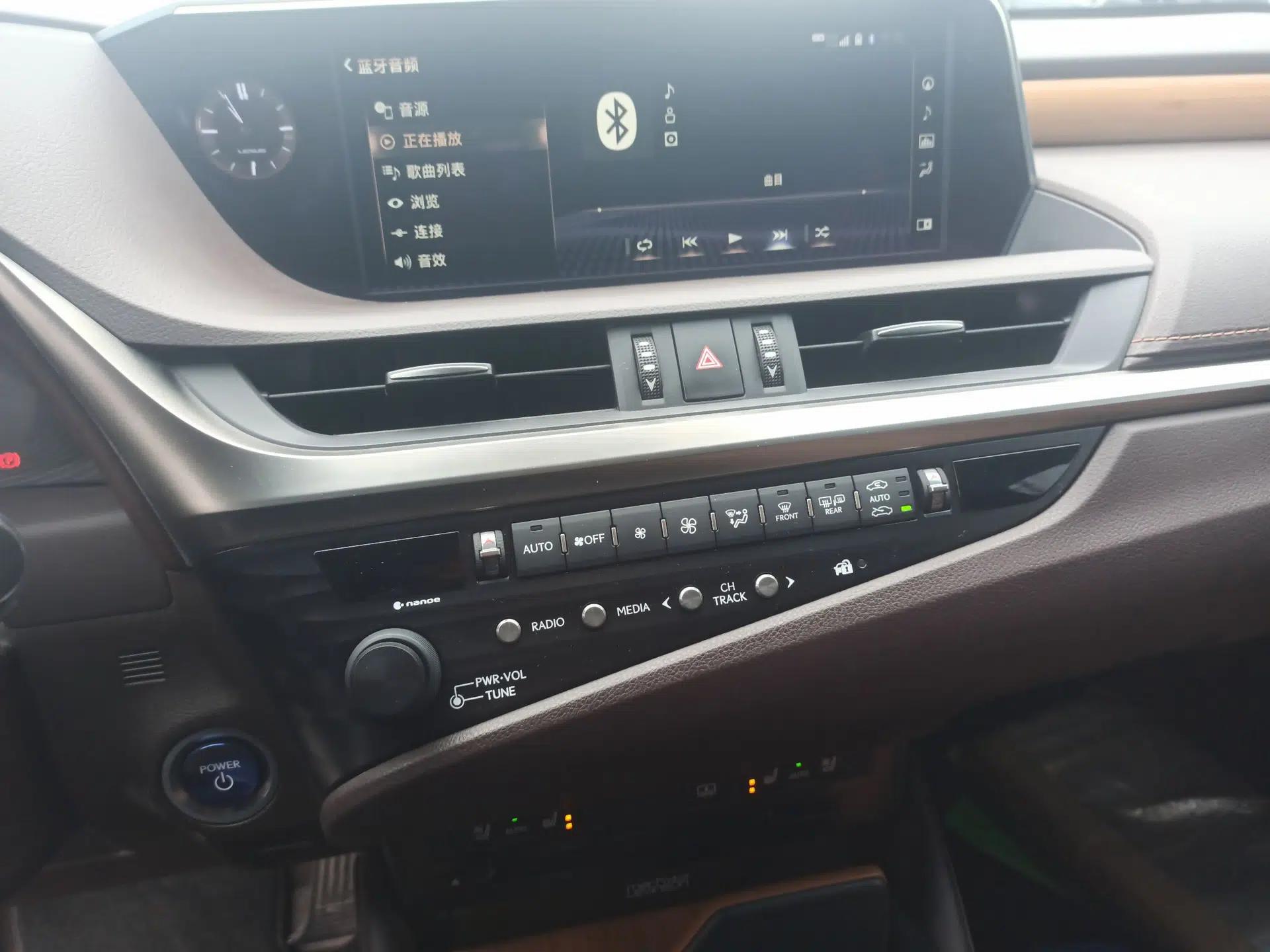 Lexus ES 2019 300h Millionth Anniversary Limited Edition China VI Standard — миниатюра 12