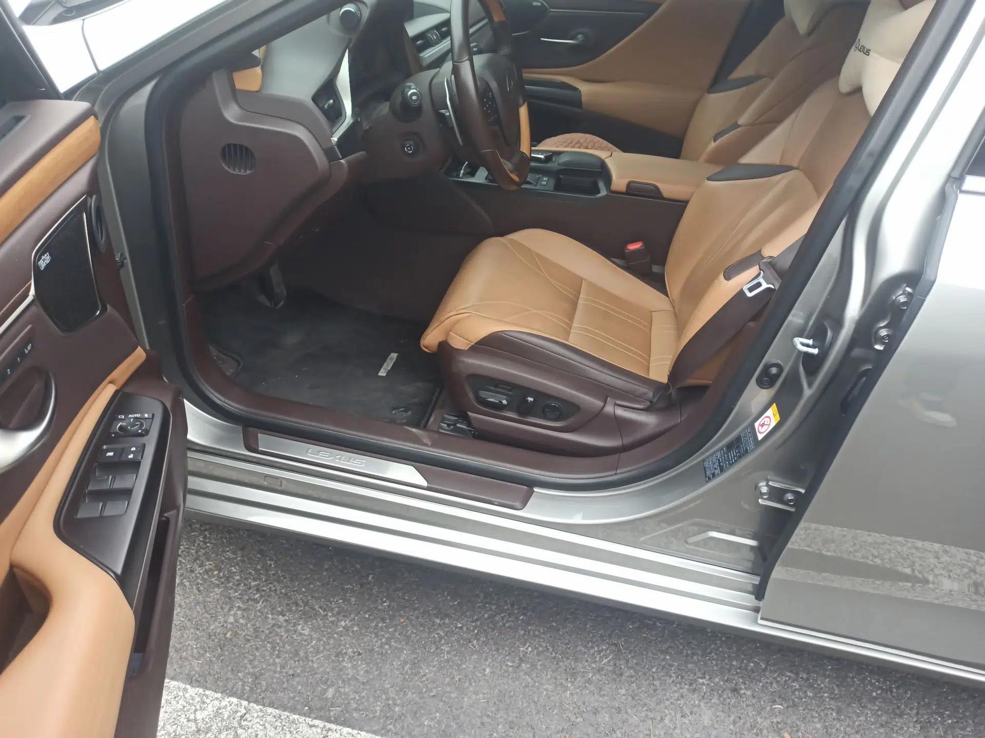 Lexus ES 2019 300h Millionth Anniversary Limited Edition China VI Standard — миниатюра 19