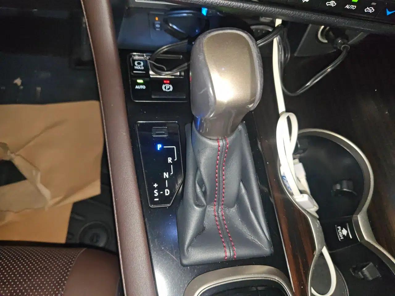 Lexus RX 2016 450h Four-Wheel Drive Luxury Edition — миниатюра 14