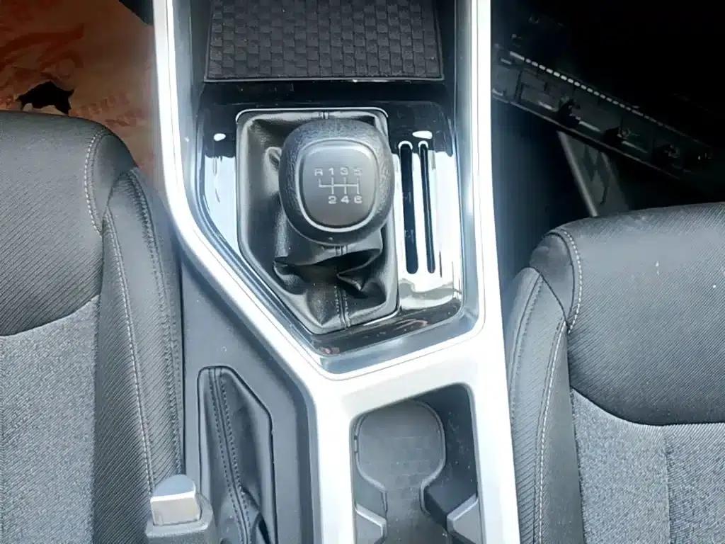 Wuling Jiachen 2022 1.5L Manual Enjoyment Elite Edition — миниатюра 14