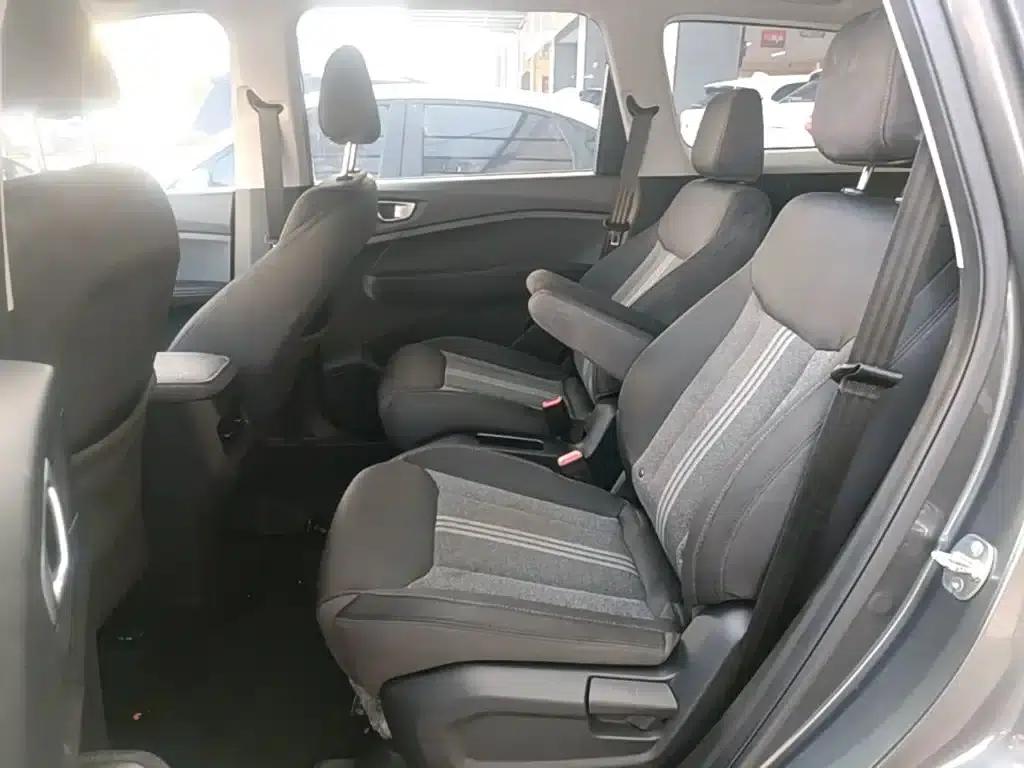 Wuling Jiachen 2022 1.5L Manual Enjoyment Elite Edition — миниатюра 17