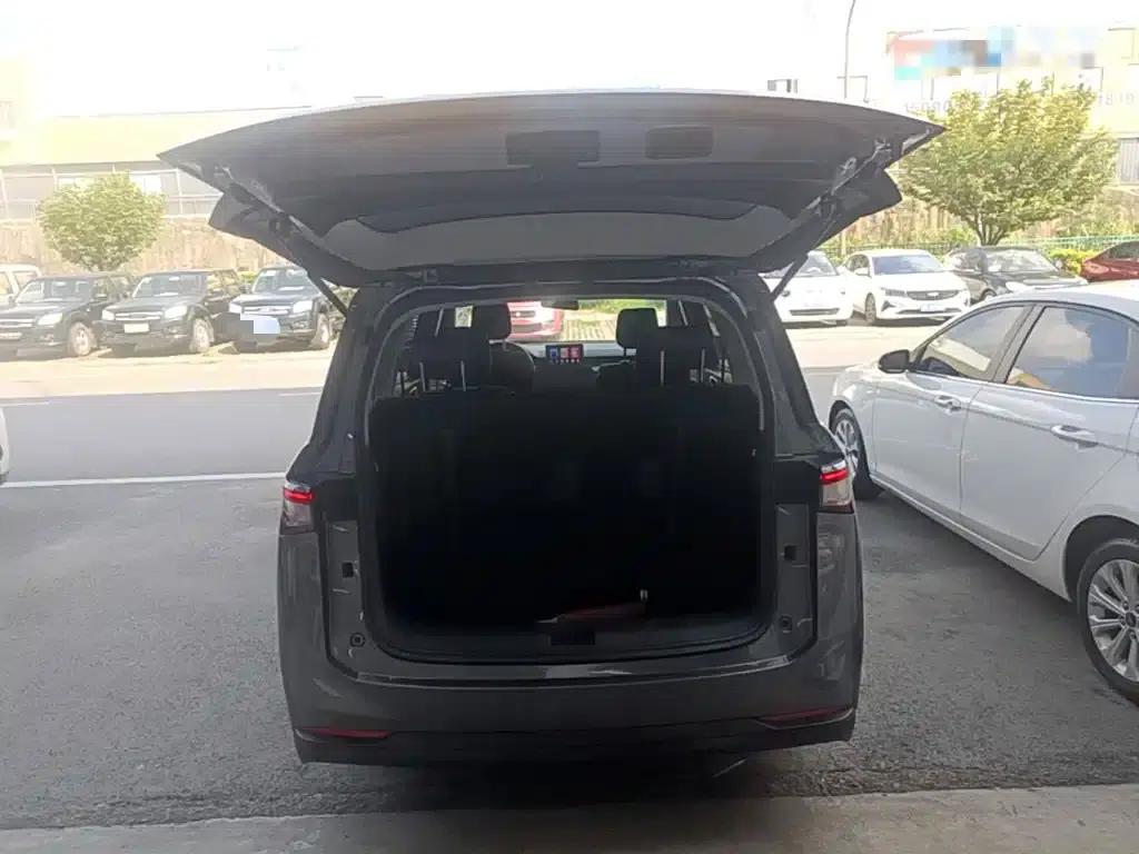 Wuling Jiachen 2022 1.5L Manual Enjoyment Elite Edition — миниатюра 19