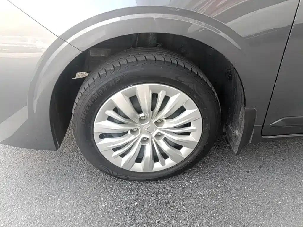 Wuling Jiachen 2022 1.5L Manual Enjoyment Elite Edition — миниатюра 23