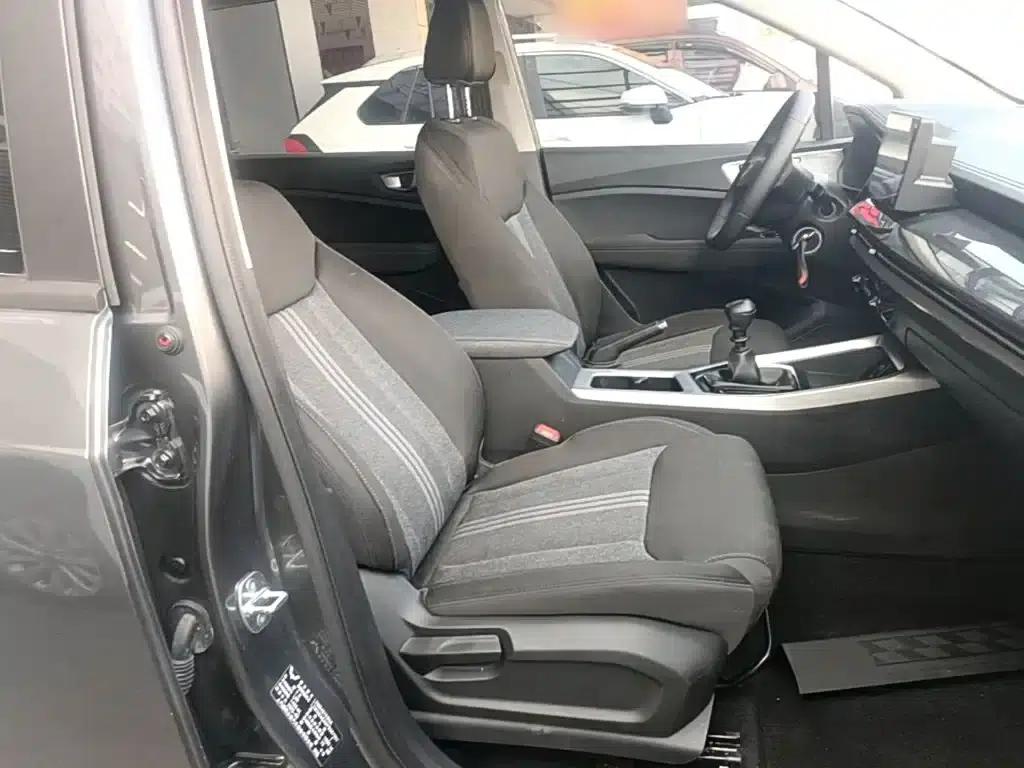 Wuling Jiachen 2022 1.5L Manual Enjoyment Elite Edition — миниатюра 25