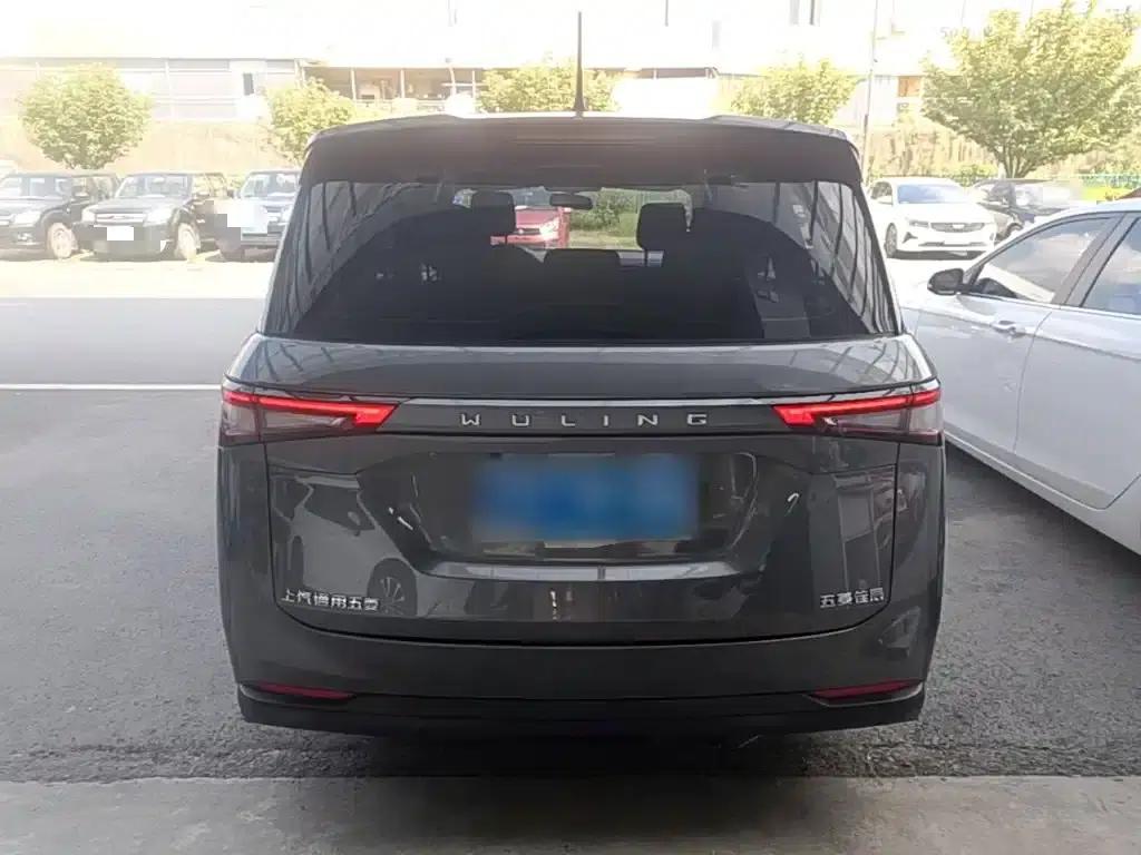 Wuling Jiachen 2022 1.5L Manual Enjoyment Elite Edition — миниатюра 6