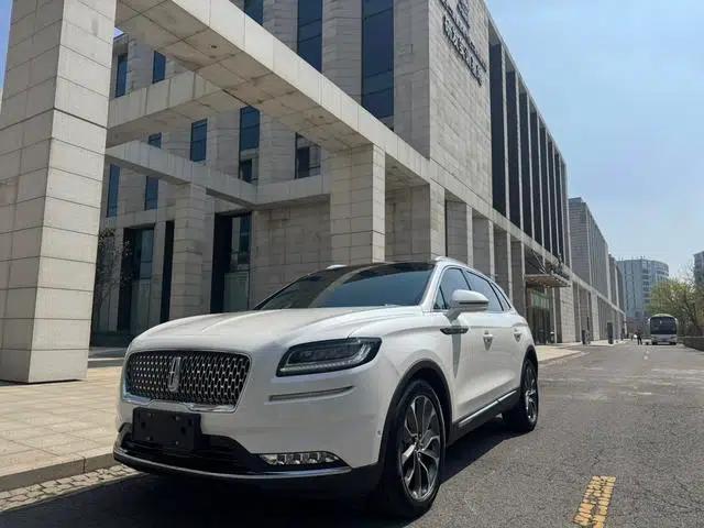 Navigator 2021 2.0T AWD Premium Edition