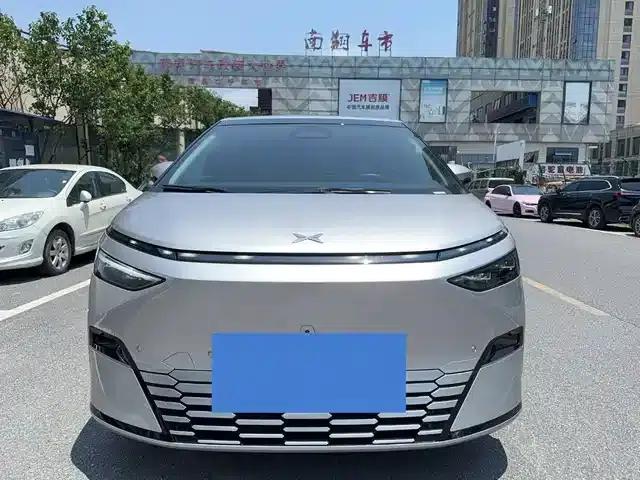 XPeng X9 2024 Model: 702kWh Ultra-Long Range (Max)