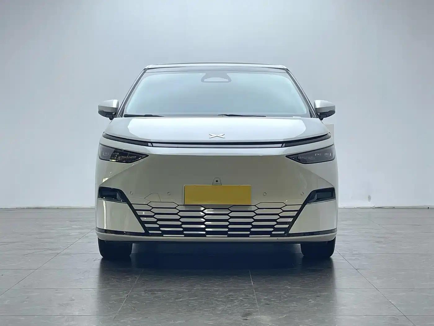 XPeng X9 2024 Model: 702kWh Ultra-Long Range (Max) — миниатюра 2