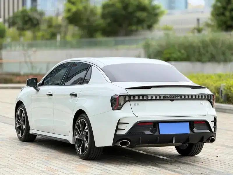 Lynk & Co 03 2023 1.5TD DCT Pro — миниатюра 4