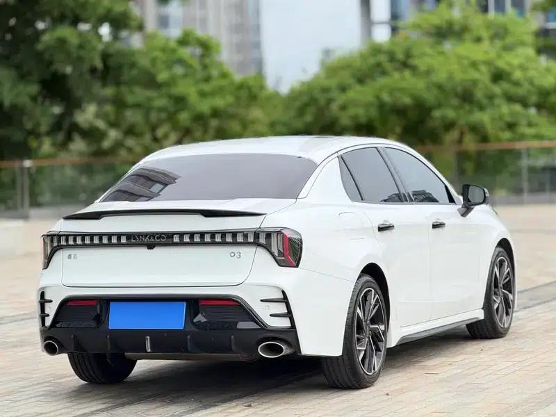 Lynk & Co 03 2023 1.5TD DCT Pro — миниатюра 6