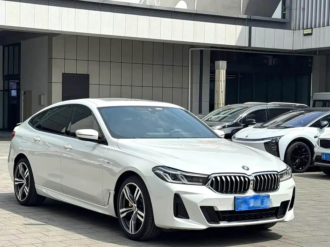 2021 BMW 6 Series GT 630i M Sport Package — миниатюра 3
