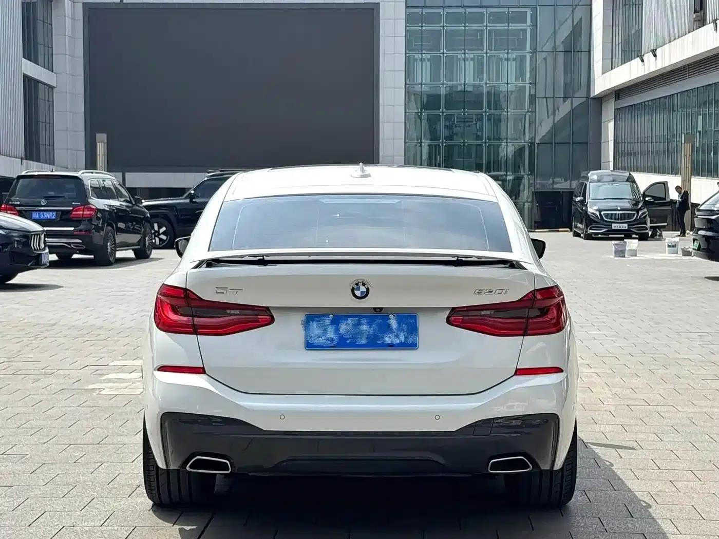 2021 BMW 6 Series GT 630i M Sport Package — миниатюра 8