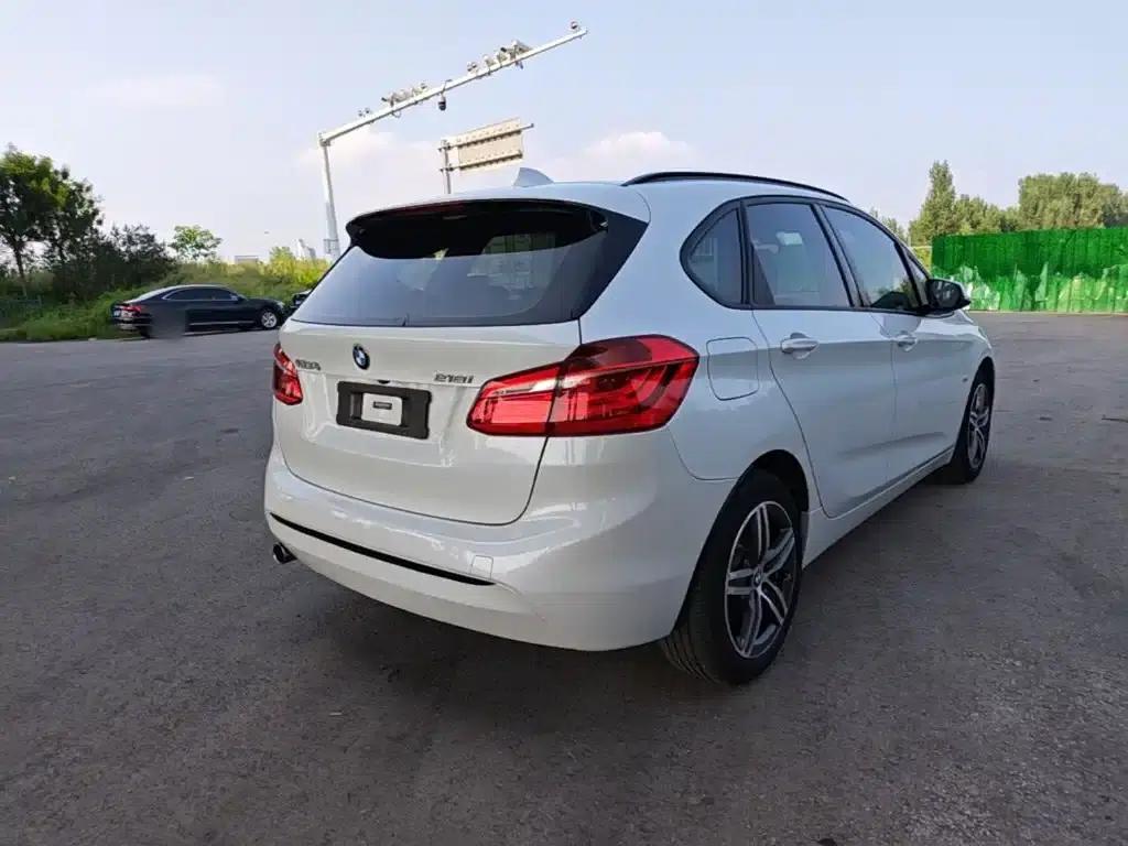 2016 BMW 2 Series Gran Tourer 218i Sport Design Package — миниатюра 7