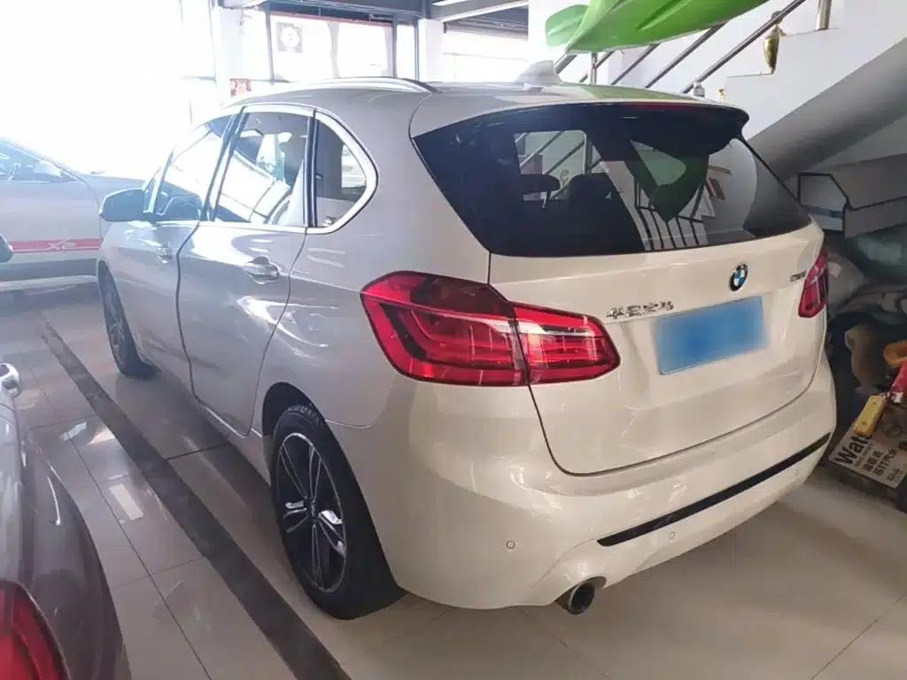 2018 BMW 2 Series Gran Tourer 218i Luxury Sport Package — миниатюра 5