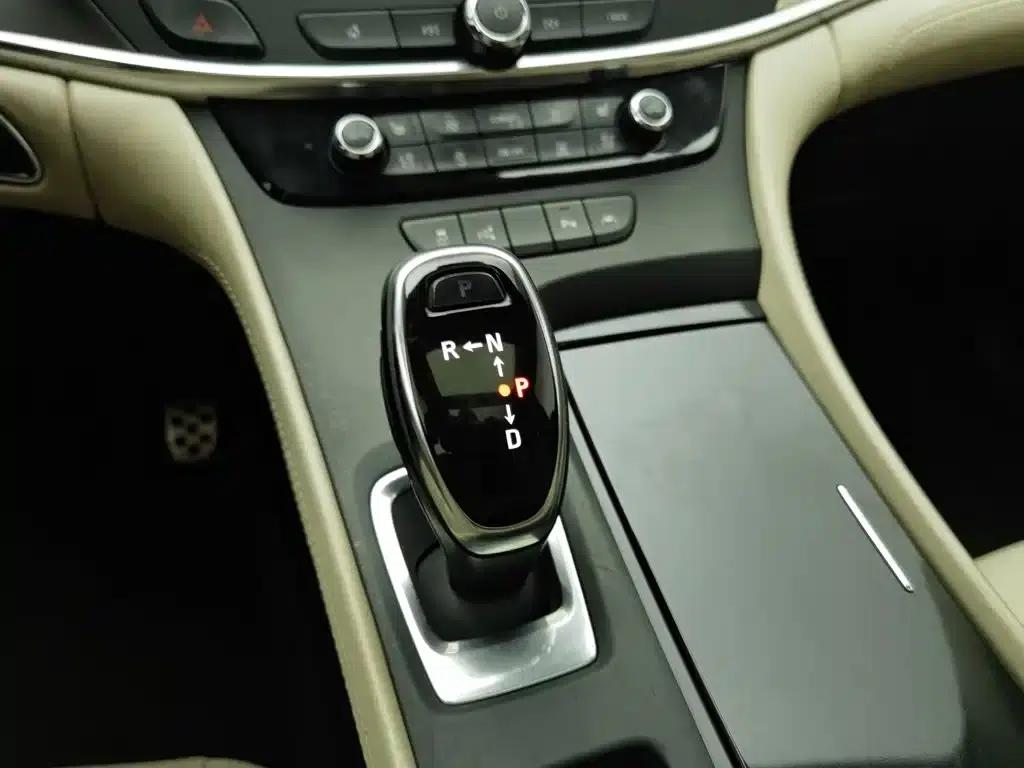 Buick LaCrosse 2016 30H Luxury Edition — миниатюра 13
