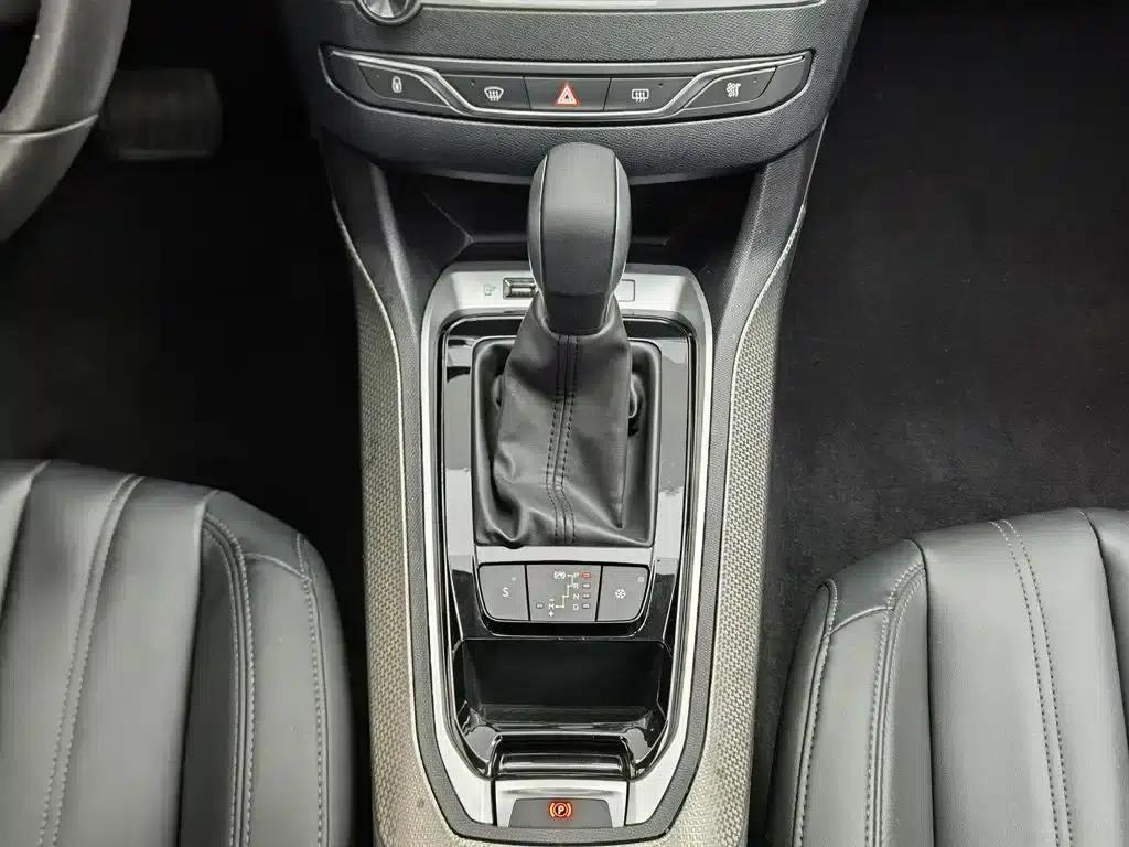Peugeot 408 2020 360THP 10th Anniversary Edition — миниатюра 13