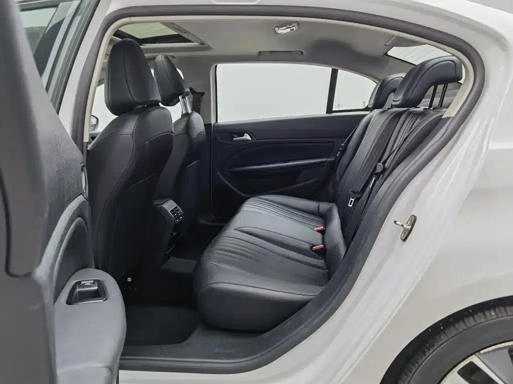 Peugeot 408 2020 360THP 10th Anniversary Edition — миниатюра 15