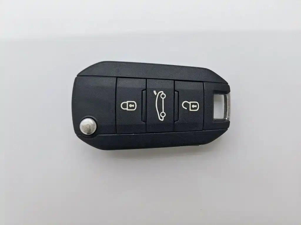 Peugeot 408 2020 360THP 10th Anniversary Edition — миниатюра 19