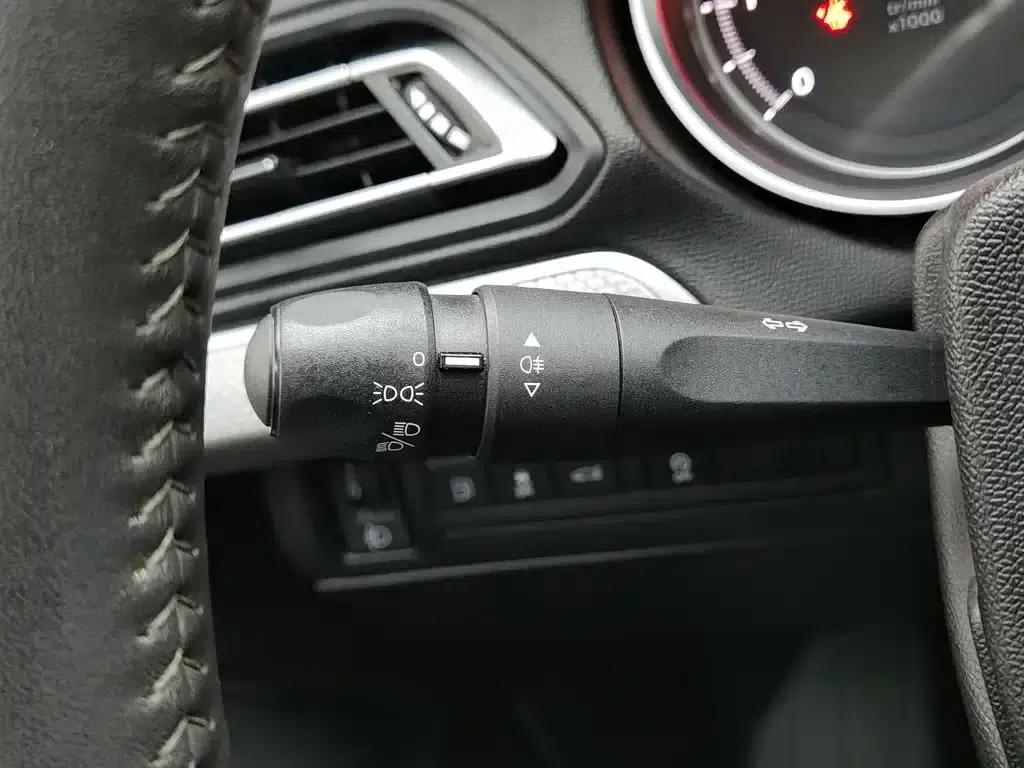 Peugeot 408 2020 360THP 10th Anniversary Edition — миниатюра 21